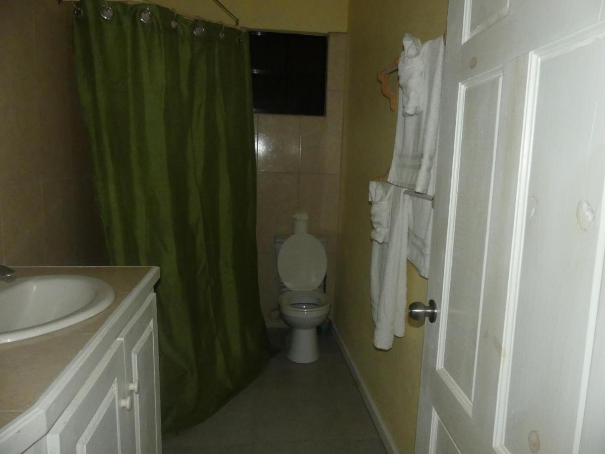 Southern Haven Guesthouse Laborie Ngoại thất bức ảnh