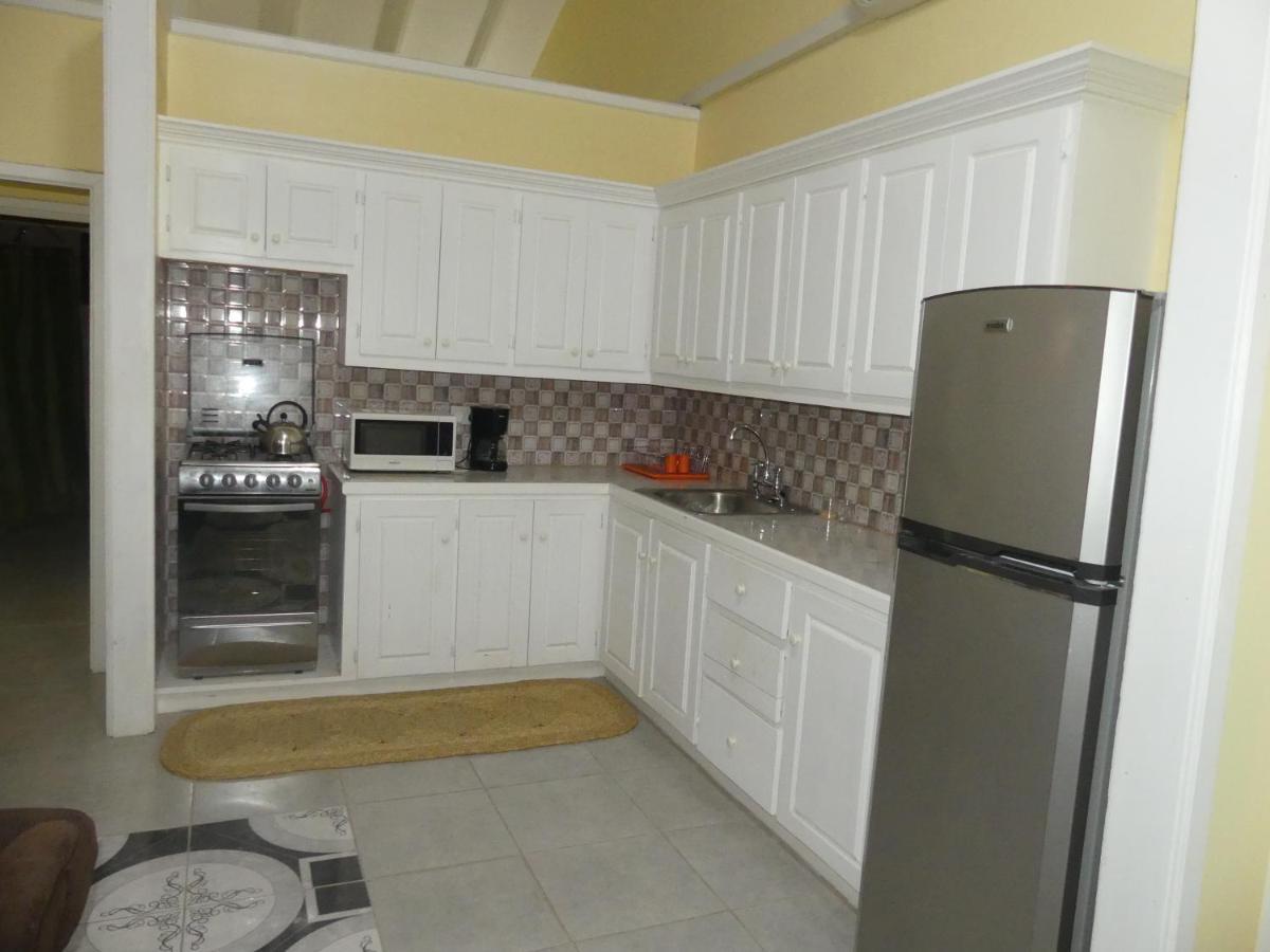 Southern Haven Guesthouse Laborie Ngoại thất bức ảnh