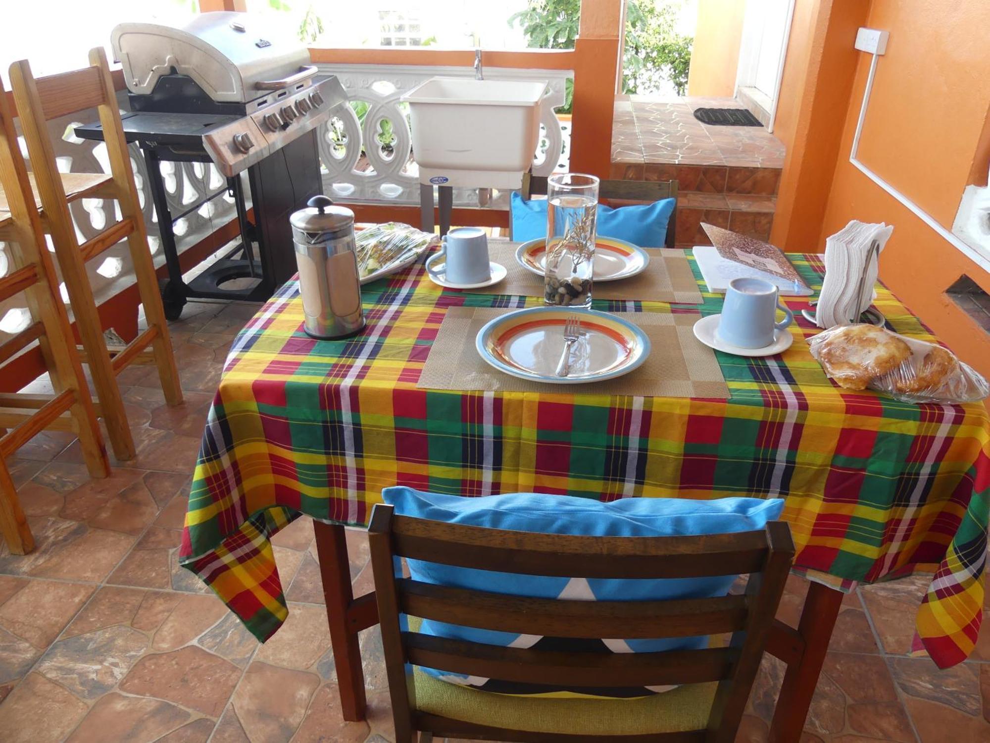Southern Haven Guesthouse Laborie Ngoại thất bức ảnh
