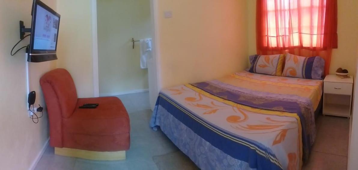 Southern Haven Guesthouse Laborie Ngoại thất bức ảnh